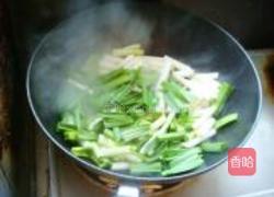 青蒜苗炒羊血的做法图解8