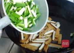 蒜苗香干肉的做法图解7