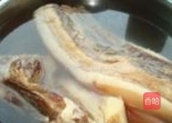青萝卜炖腊肉的做法图解2