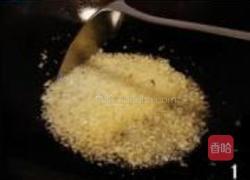 麦片炒大虾的做法图解1