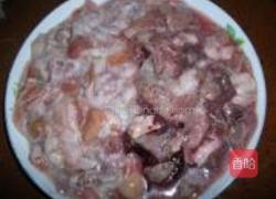 鱼肠煎蛋的做法图解1