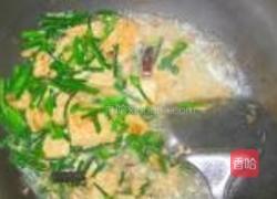 韭菜花闷臭豆腐的做法图解6