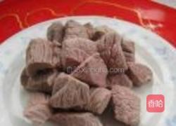 牛肉烧板栗的做法图解2