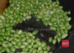 毛豆炒萝卜干的做法图解2