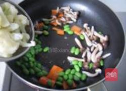 菜花炒豆菇的做法图解7