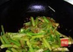 肉末尖椒炒芹菜的做法图解9