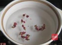 玫瑰花桂圆粥的做法图解4