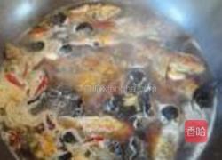 木耳烧鲫鱼的做法图解10