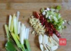 木耳烧鲫鱼的做法图解4