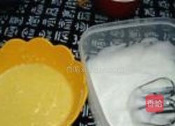 微波炉戚风蛋糕的做法图解3