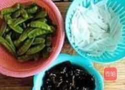 荷兰豆炒魔芋的做法图解1