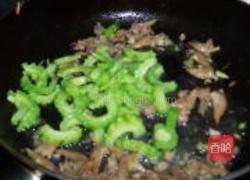 贝尖炒苦瓜的做法图解7