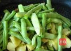 酱烧土豆豆角的做法图解5