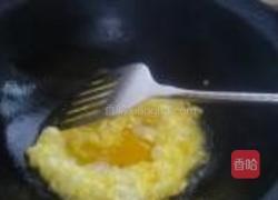 苦瓜炒蛋的做法图解2