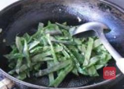 黄花菜烧扁豆的做法图解4