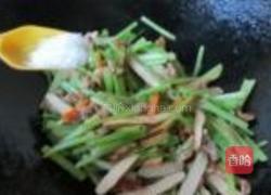 三丝炒芹菜的做法图解14