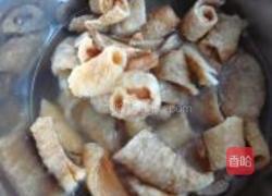 炸猪皮一锅乱炖的做法图解2