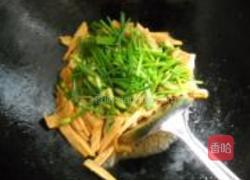 韭苔腐竹炒肉丝的做法图解6