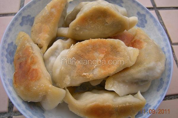 白菜干萝卜肉煎饺