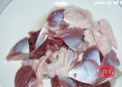 鸡胗烧腐竹的做法图解2