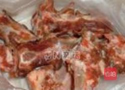 羊骨汤汆粉丝的做法图解1