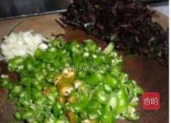 紫苏炒螺丝的做法图解2