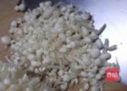 金针菇盖土豆泥的做法图解2