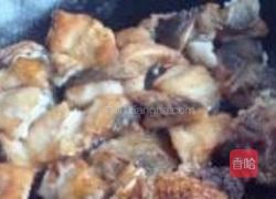 酸菜大茴焖的做法图解5