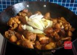 三黄鸡烧五花肉的做法图解7