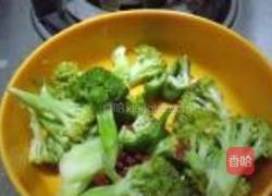 红酒排骨鹌鹑蛋的做法图解3