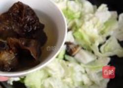 卷心菜炒腊肠的做法图解6