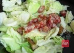 卷心菜炒腊肠的做法图解7