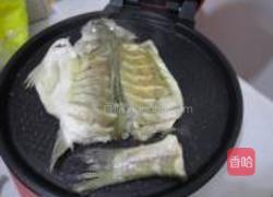 鱼香香菇铁板鲈鱼的做法图解5