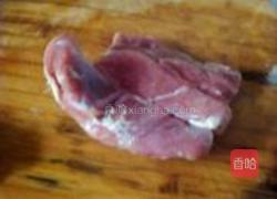 蒜爆羊肉的做法图解1