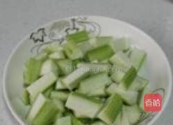 丝瓜炒木耳的做法图解1