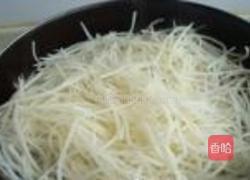 干煸黄金土豆丝的做法图解5