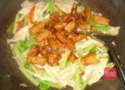 芹菜腐竹干鱿的做法图解6