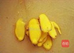 炸肉皮炖萝卜汤的做法图解3