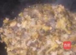 翻炒酸菜的做法图解3