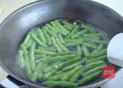 扁豆炒鸡胗的做法图解4