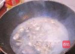 上汤茼蒿蚝仔的做法图解3