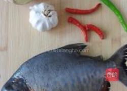 双椒武昌鱼的做法图解1