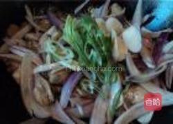 洋葱炒生蚝的做法图解6