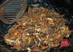 香炒小银鱼的做法图解5