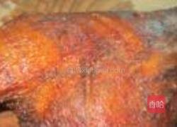 腌豆角炒熏鸭腿的做法图解1