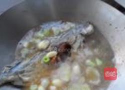 东北大酱炖平鱼的做法图解4