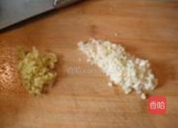 西芹土豆焖鸡块的做法图解1