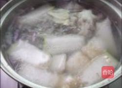 冬瓜薏米猪骨汤的做法图解4