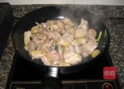 小鸡炖蘑菇的做法图解7