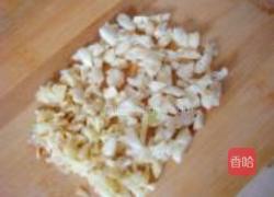 蒜香大虾包菜的做法图解5